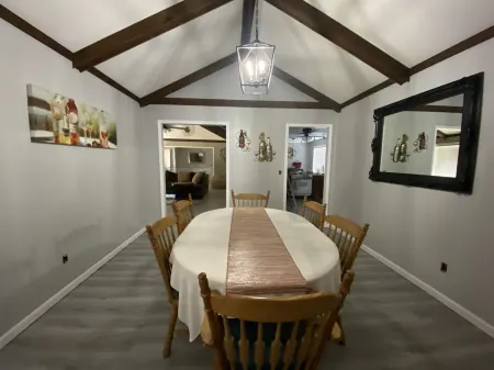 Noccalula Mountain Retreat-The ByrdHouse