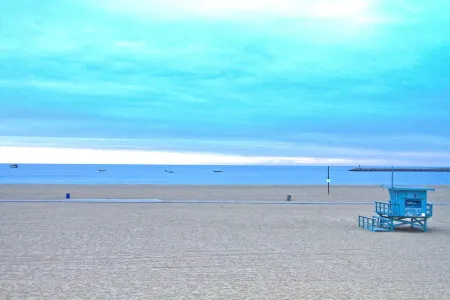 LAX Beachhouse - Luxury On The Sand and near LAX