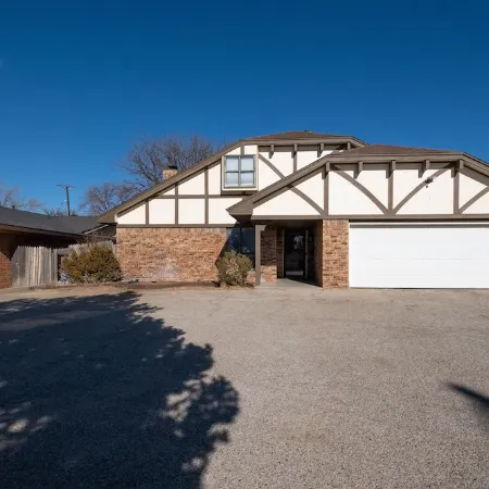 Spacious Welcoming Oasis With Gameroom