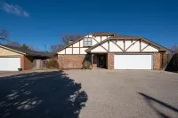 Spacious Welcoming Oasis With Gameroom - 4-Star