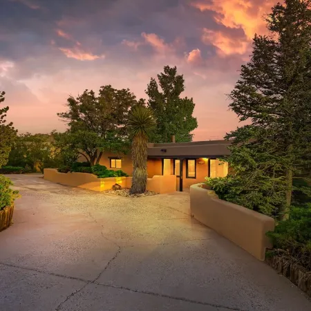 Casa Cascada - 6 BR - Game Room - Huge Pool - Sleeps 21!