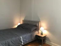 Cozy-Chic Urban Retreat - King bed, washer/dryer