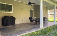 Tastefully decorated French Country Cottage on a horse farm with RV/Boat hookup