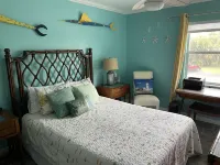 Best location on the island.  Private dock, steps to Anna Maria Beach and Pier