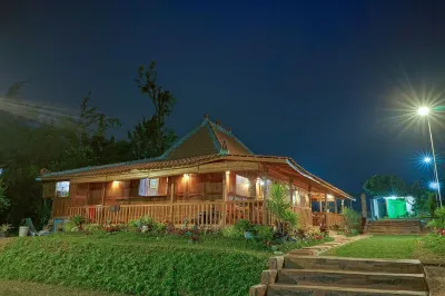 Rumah Kayu Metro 2 Hotellit kohteessa Sumberejo