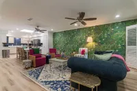 Perfect blend of style and serenity in this 3-br, 2-bath bungalow guest house.