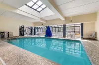 Best Western Plus InnTowner Madison - Pools
