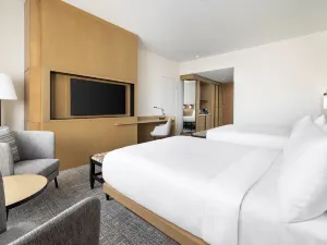 Hotel Santiago, Curio Collection by Hilton