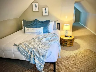 Chic House PC - Updated 3 Bedr close to downtown