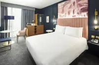 더블트리 바이 힐튼 리즈  호텔