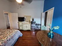 Private Spacious Room in Home, with Pool-The Oasis Room Hotels near Blue Cypress Lake