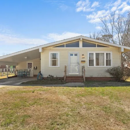 3Bed 1.5 Bath 10 Min to Base