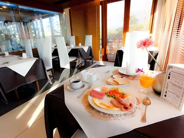 รูปภาพของโรงแรมเดอะ เรสซิเดนซ์ แอร์พอร์ต แอนด์ สปา