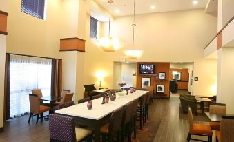 Hampton Inn & Suites by Hilton Fargo Medical Center