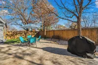 The Jetson - Retro Mid-Mod Retreat Near TTU & Med District! Hotels near Texas Tech University