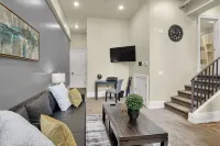 King Bed ★ Work Remote ★BYU ★ W/D ★ Desk Hotels in Provo