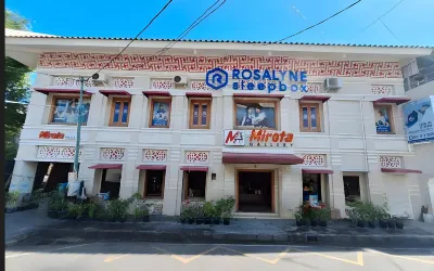 Rosalyne Sleepbox Malioboro 2 (Mirota) Hotels in Suryatmajan