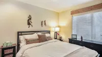 In-Town Townhome, Ski-in-Out. Walk to Everything - 2Bd-2.5BA, Laundry- Shuttle