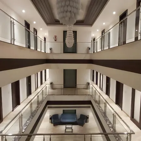 Hotel La Hotels in Bareilly