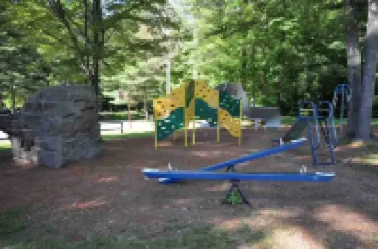 Attitash 1st Floor Studio with Mountain View