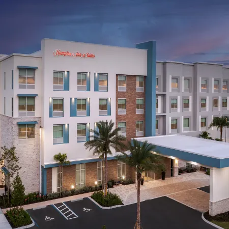 Hampton Inn and Suites by Hilton Naples South