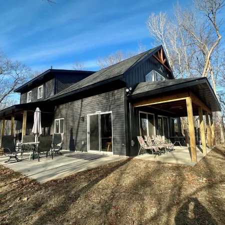 New 3 bedroom 2bath cabin on Sullivan lake