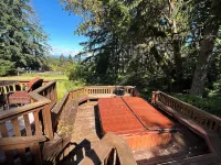 Private, 3 Acre Vashon Island Getaway with Spectacular Views - Sleeps 12!