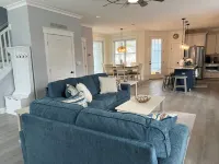 Island Blue Getaway! Brand new charming family friendly Home on Kent Island MD
