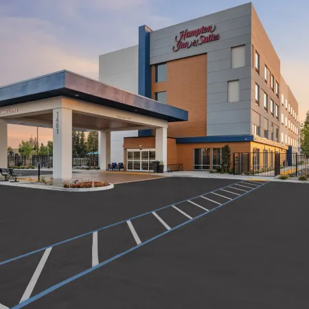 Hampton Inn & Suites by Hilton Bakersfield Central