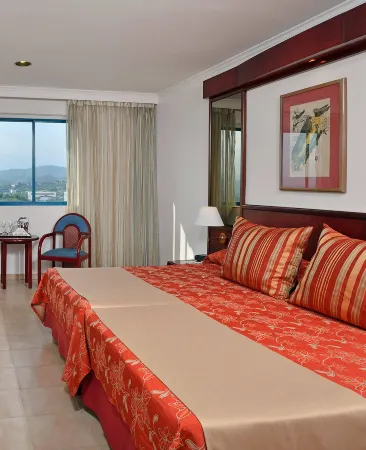 Meliá Santiago de Cuba Отели в г. Сантьяго