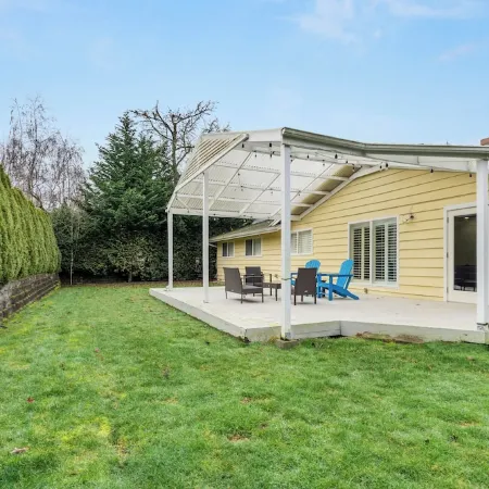 Charming Home in Bellevue – Near Downtown!