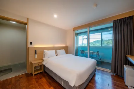 Namhae Ares Отели в г. Намхэ