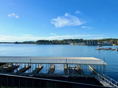 Lakefront on Hamilton! King Size Beds, Pool, Boat Slip & Gorgeous Sunsets!
