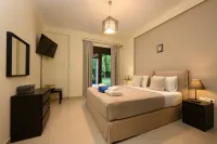 Villa Black White Dassia - Pools