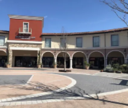 トランクィル ロケーション ウィズ ビューズ オブ レイク トラジメーノ！ のホテル