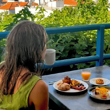 Pantheon Apartments & Studios