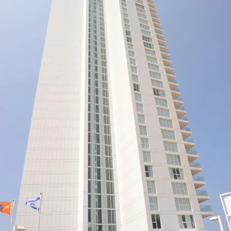 Island Luxurious Suites Hotel