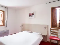 Vacancéole - les Chalets de l'Isard Hotels in Les Angles
