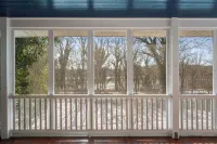 Elevated Potomac River Retreat - King Suite - River Front - Large Screened Porch