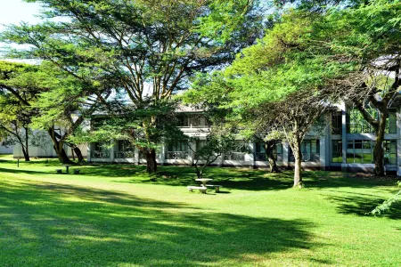 Cresta Lodge Harare Отели в г. Хараре