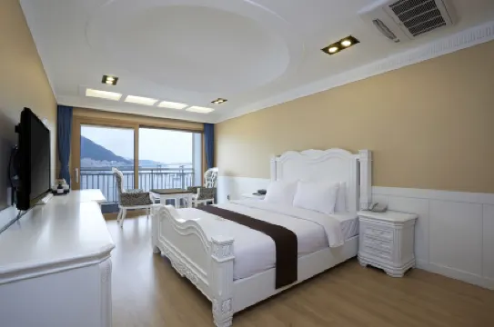 Busan Beach Hotel Busan Songdo Отели рядом с достопримечательностью «Морской пляж Тадэпхо»