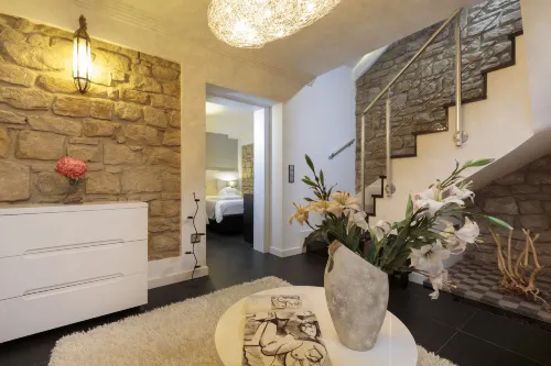 The Queen Luxury Apartments - Villa Cortina - Jacuzzi