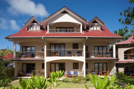 L'Hirondelle Self Catering Guest House Отели в г. Праслин-Айленд