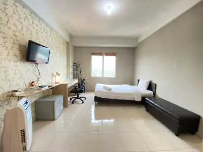Simply Executive Studio at Pinewood Apartment Hotels in Cikeruh
