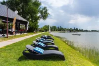 Waterfront Lodge Hotels in Dunapataj