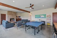 Lakeside Family Getaway – Amenity Packed