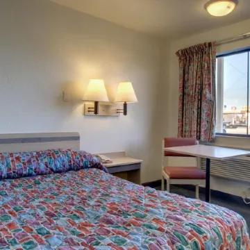 Motel 6 Owensboro, KY