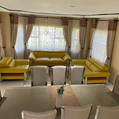 Goshen Creek Guesthouse Отели в г. Хараре