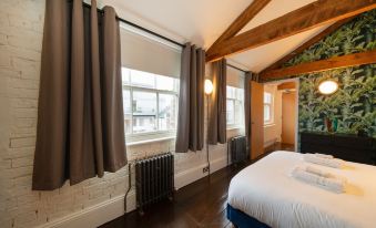 Crashpads Shoreditch the Club Row Collection