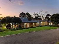 Tranquil Estate with Pool Heated Spa   Gardens Hotels in Mount Eliza